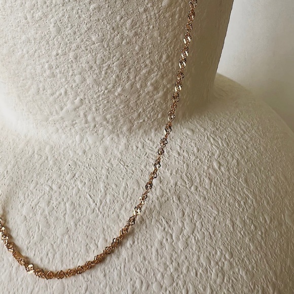 Twisted Chain Necklace - Picture 2 of 7